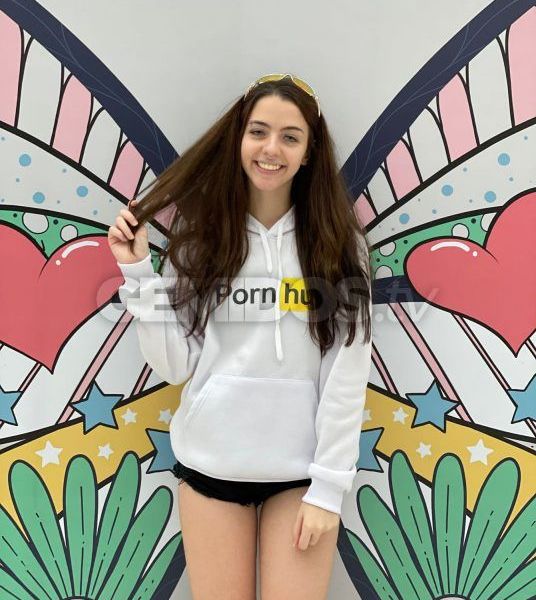 Olá meus amores, sou modelo book rosa. Faço além de encontros, pernoites, diária, passeios, acompanho em eventos e curtas viagens! Atendo casais, homens e mulheres. Precisa de foto, nome e idade no perfil, não respondo mensagem de quem não tem foto! Tenho 18 anos, muito safadinha, toda rosinha, menininha, magrinha, alta e branquinha. Tenho puffy nipples e uma bucetinha super apertadinha! Atendo nos bairros nobres da cidade, hotel/motel ou em domicilio, não possuo local. Espero vocês para nos conhecermos e nos divertimos muito!Cachê à partir de R$ 1000,00 (cobro metade adiantado em PIX)