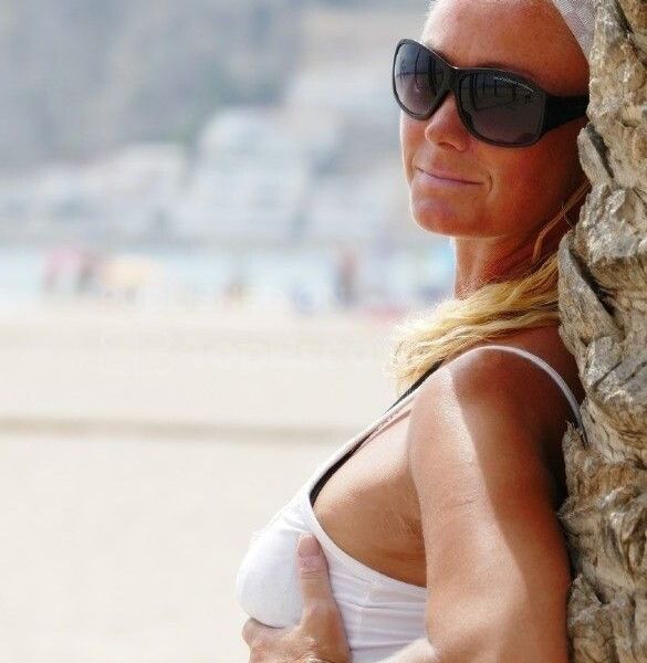Hey sexy! I´m Natalie K and i´m near La Zenia, Cabo Roig, Punta Prima and Playa Flamenca, just south of Torrevieja, i´m here to please you in anyway I can. i enjoy entertaining, love sex and appreciate a good time, so.. come and enjoy lots of horny fun on my huge comfy bed in my secure private apartment with discrete parking. I´m looking forward to having a great time with you, so don´t take any longer in messaging me, let´s enjoy! Kisses, Natalie K xxx