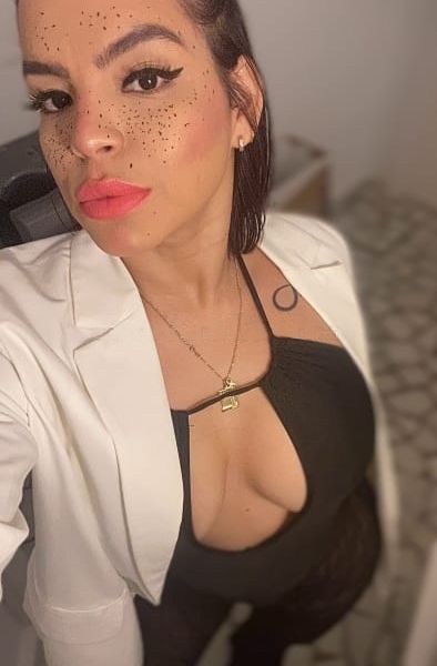 Hola , Soy Una joven HERMOSA, EDUCADA, amable. Discreta cachonda y complaciente. Apasionada y sexual. Me encantan las travesuras. Disfruto mucho lo que hago. Comunícate para darte detalles un beso