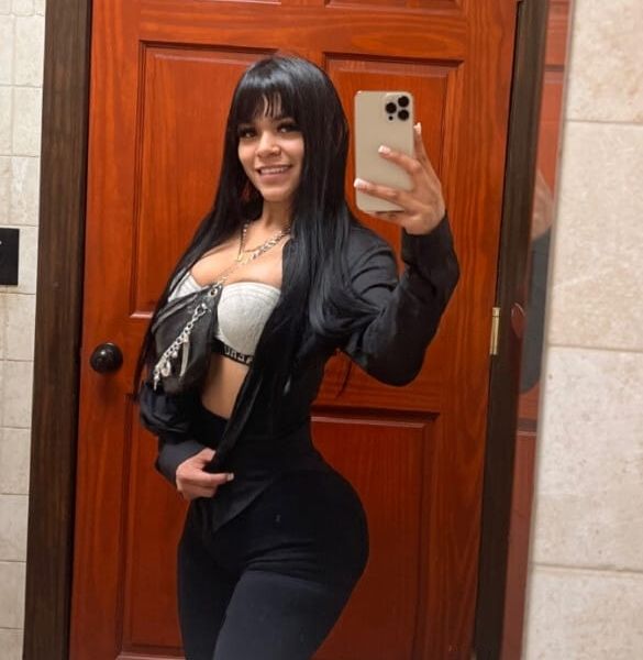 Nice to meet you, my name is Catalina. I am a very polite, respectful girl. I want us to have a good time without complications. I just want to have fun and make you feel good I am very conscientious and I will take you to heaven I want to treat you like a king. I only ask for respect and love.