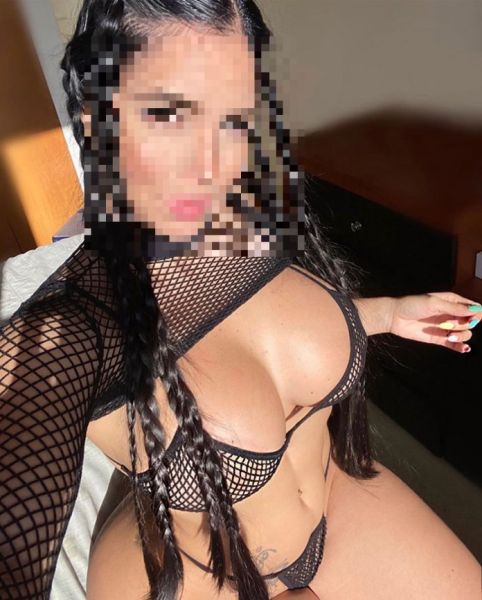 Hola mis bebés mi mombre es sofi la mejor porno web cam que vas a conocer commigo disfrutarás de esta experiencia única sin para malos ratos ojoo yo si cumplo soy 100%real y muy seria ante todo la seriedad

soy súper arrechita amante al sexo fuerte c