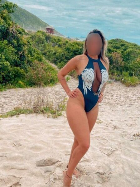Olá meus amores, meu estilo é namoradinha super carinhosa e atenciosa. Garanto que vocês não vão se arrepender de me conhecer. Venham se divertir e ter um momento incrível comigo. Beijos.