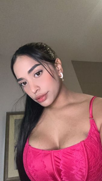 Soy una chica caliente que espera atenderte conmigo y ponerte caliente 